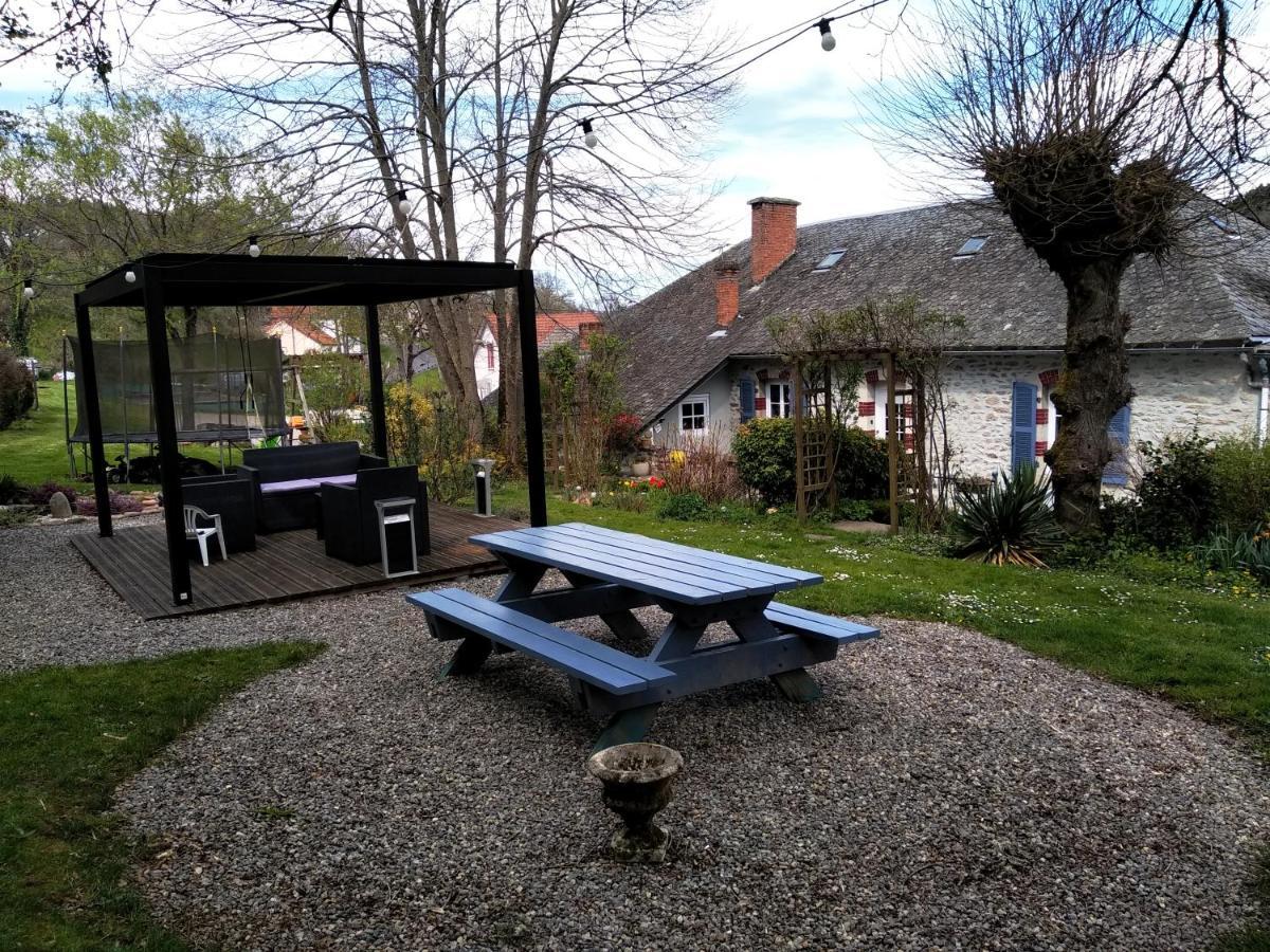 Bed and Breakfast Le Relais des Capucines à Largnac Extérieur photo